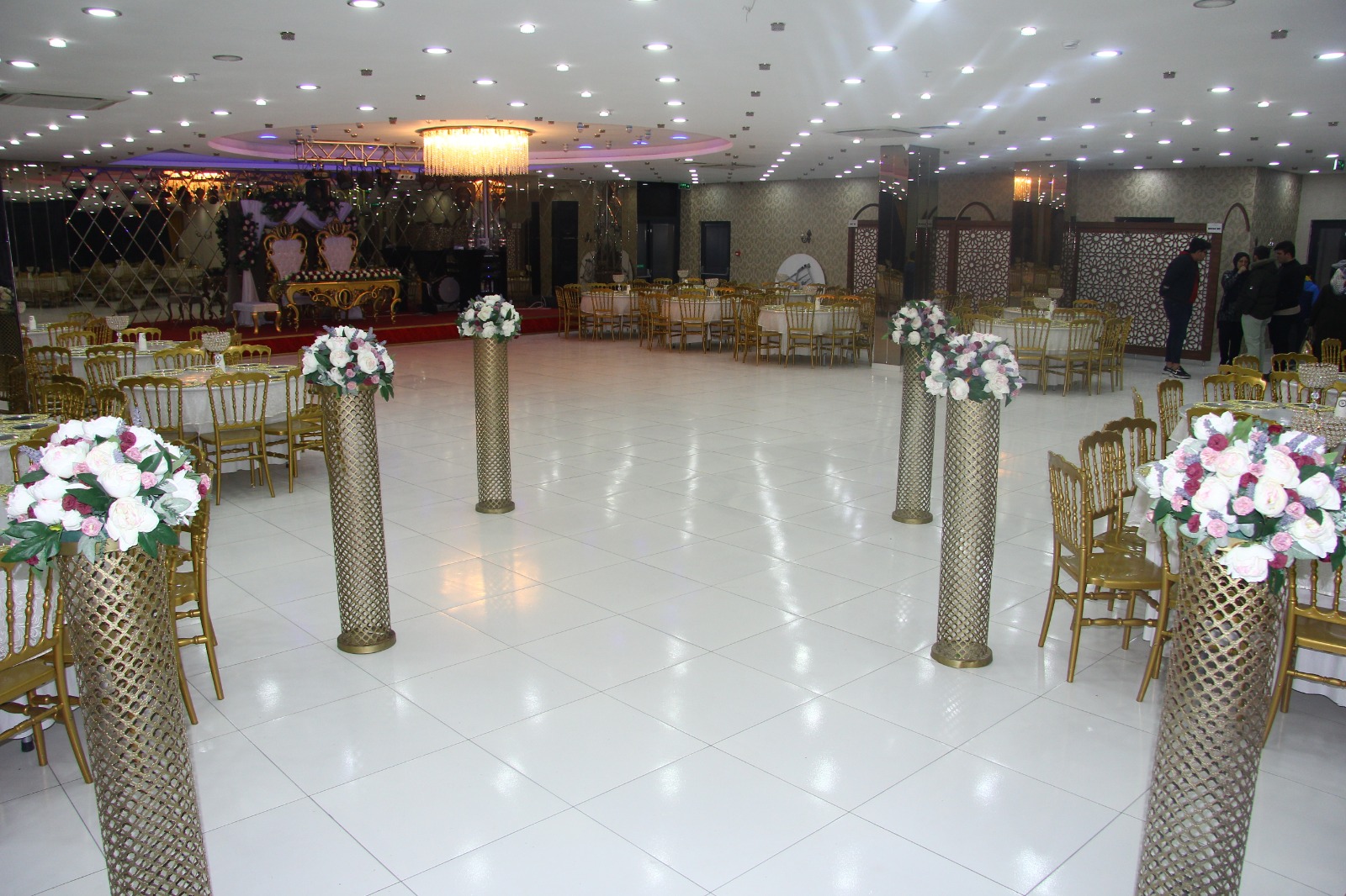 SALONUMUZDAN KARELER